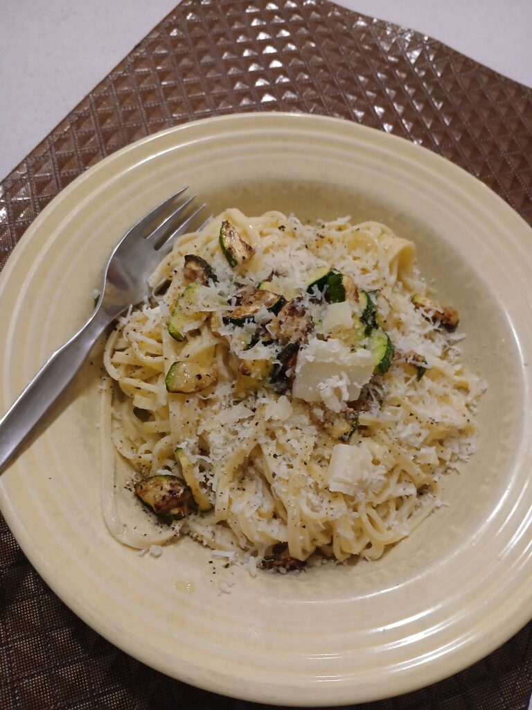 Fettuccine with zucchini and Parmesan